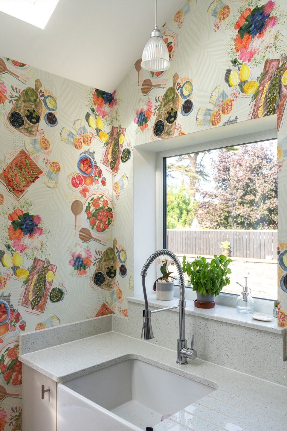Al Fresco wallpaper, room setting